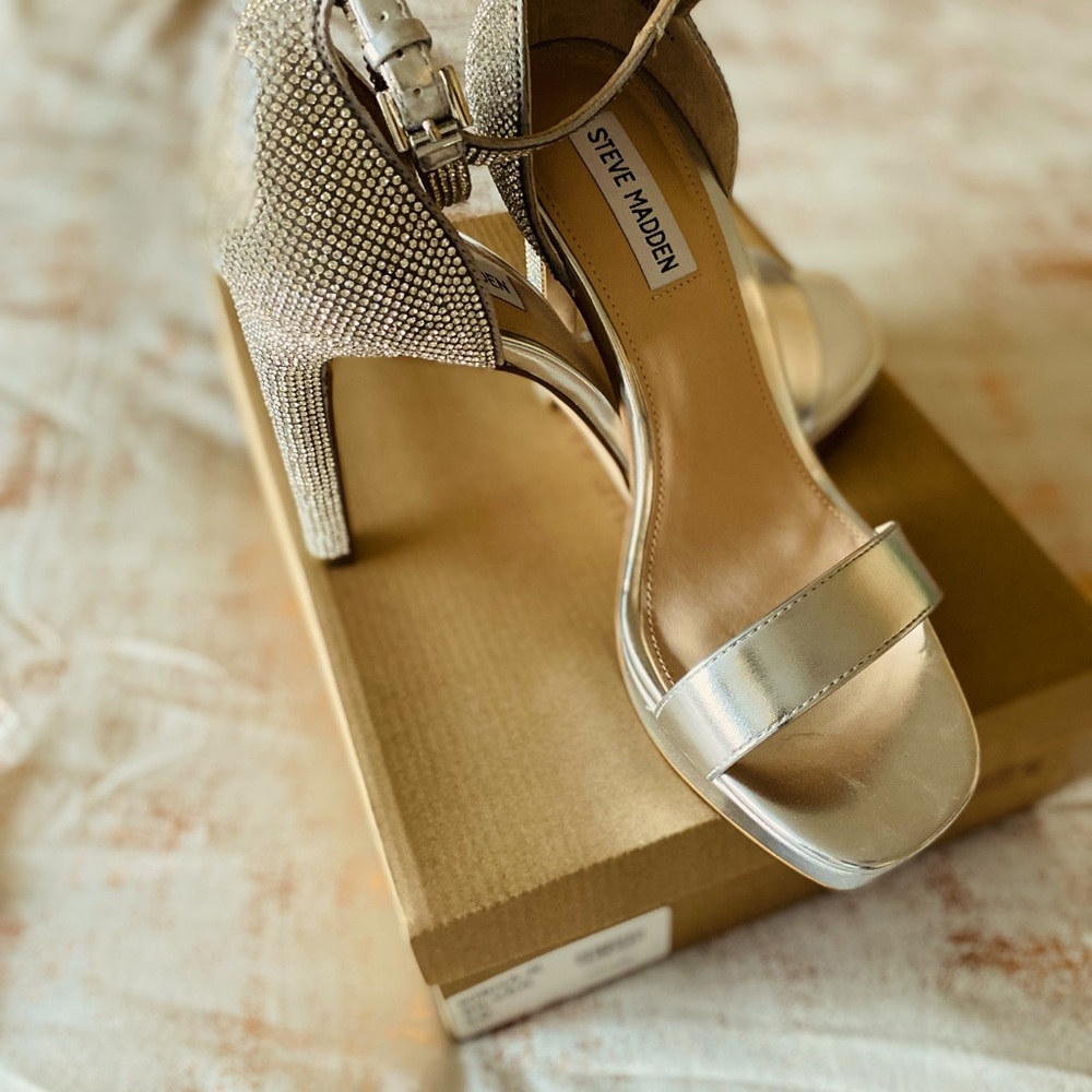 Steve Madden Silver heels, perfect for any wedding. Gentle worn, only wore twice